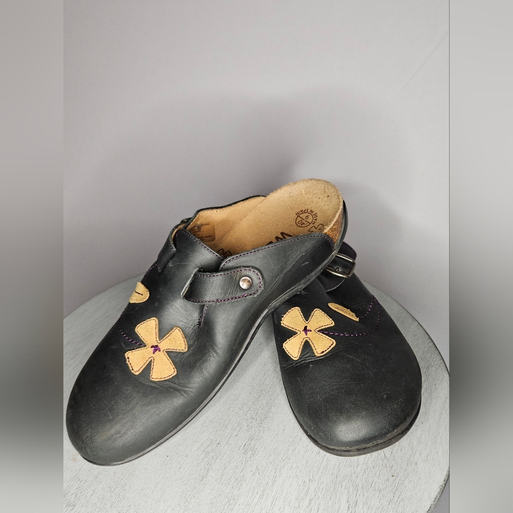 Dr. Andrew Weil Deva Clogs Black Leather Floral Loafers
